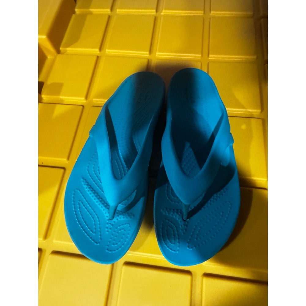Crocs Kadee II Flip Flops Teal Blue Womens Size 7 Thong Sandals 202492-495